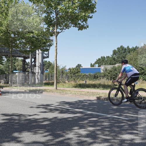 09.08.2026 - GEWOBA Citytriathlon Bremen Michael Burmester http://msf.ph/oto/9952911 09.08.2026 14:12:47 Radfahren 22, 24, 134, 148, 159, 294 meine-sportfotos.de