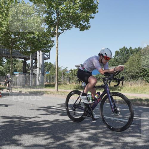 09.08.2026 - GEWOBA Citytriathlon Bremen Michael Burmester http://msf.ph/oto/9952919 09.08.2026 14:12:50 Radfahren 21, 22, 24, 83, 134, 148, 159, 294 meine-sportfotos.de