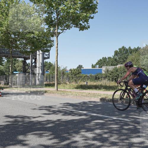09.08.2026 - GEWOBA Citytriathlon Bremen Michael Burmester http://msf.ph/oto/9953081 09.08.2026 14:15:04 Radfahren 3, 64, 66, 374 meine-sportfotos.de