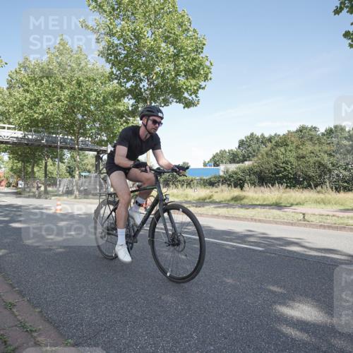 09.08.2026 - GEWOBA Citytriathlon Bremen Michael Burmester http://msf.ph/oto/9953096 09.08.2026 10:37:04 Radfahren 13, 31, 33, 55, 85, 111, 155, 205, 247, 451 meine-sportfotos.de