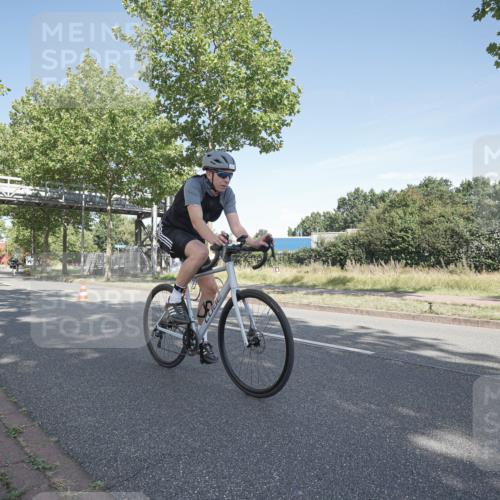 09.08.2026 - GEWOBA Citytriathlon Bremen Michael Burmester http://msf.ph/oto/9953170 09.08.2026 10:38:27 Radfahren 49, 127, 171, 183, 409, 424, 425, 435 meine-sportfotos.de