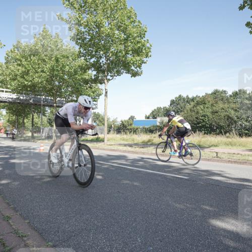 09.08.2026 - GEWOBA Citytriathlon Bremen Michael Burmester http://msf.ph/oto/9953186 09.08.2026 10:38:50 Radfahren 73, 351, 512, 525 meine-sportfotos.de