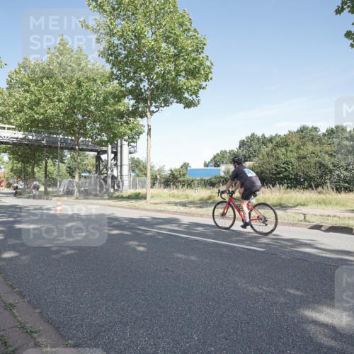 09.08.2026 - GEWOBA Citytriathlon Bremen Michael Burmester http://msf.ph/oto/9953211 09.08.2026 10:39:20 Radfahren 81, 420, 429, 431 meine-sportfotos.de