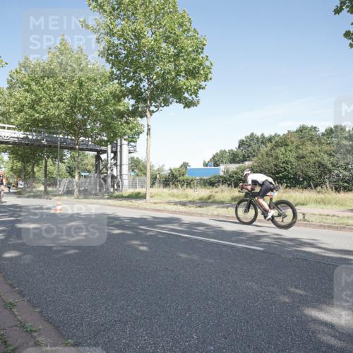 09.08.2026 - GEWOBA Citytriathlon Bremen Michael Burmester http://msf.ph/oto/9953238 09.08.2026 10:39:59 Radfahren 11, 69, 71, 197 meine-sportfotos.de