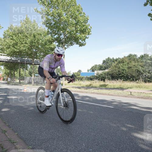 09.08.2026 - GEWOBA Citytriathlon Bremen Michael Burmester http://msf.ph/oto/9953269 09.08.2026 10:40:27 Radfahren 147, 159 meine-sportfotos.de