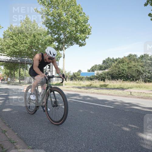 09.08.2026 - GEWOBA Citytriathlon Bremen Michael Burmester http://msf.ph/oto/9953298 09.08.2026 10:41:23 Radfahren 78, 308 meine-sportfotos.de