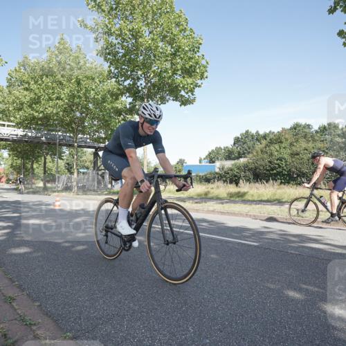 09.08.2026 - GEWOBA Citytriathlon Bremen Michael Burmester http://msf.ph/oto/9953335 09.08.2026 10:42:11 Radfahren 286, 291, 301, 358, 376, 415, 524 meine-sportfotos.de