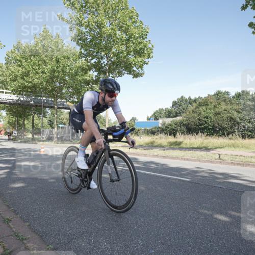 09.08.2026 - GEWOBA Citytriathlon Bremen Michael Burmester http://msf.ph/oto/9953382 09.08.2026 10:43:12 Radfahren 321, 389, 393, 427 meine-sportfotos.de