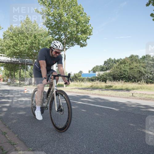 09.08.2026 - GEWOBA Citytriathlon Bremen Michael Burmester http://msf.ph/oto/9953623 09.08.2026 10:48:15 Radfahren 177, 239, 300, 312, 327, 356, 520 meine-sportfotos.de