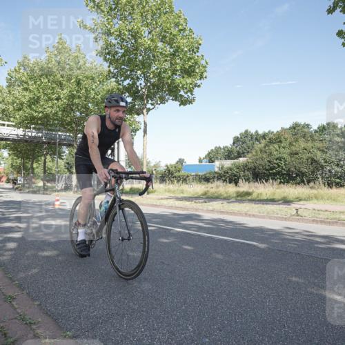 09.08.2026 - GEWOBA Citytriathlon Bremen Michael Burmester http://msf.ph/oto/9953635 09.08.2026 10:48:28 Radfahren 239, 289, 312, 352, 356, 520 meine-sportfotos.de