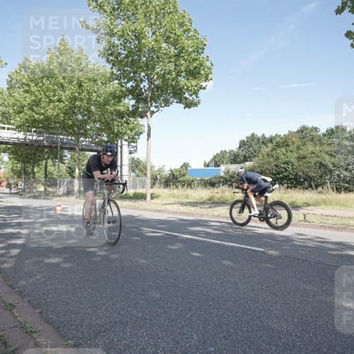09.08.2026 - GEWOBA Citytriathlon Bremen Michael Burmester http://msf.ph/oto/9953663 09.08.2026 10:49:15 Radfahren 294, 388, 430, 454, 497 meine-sportfotos.de