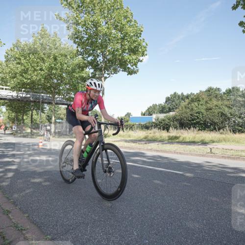 09.08.2026 - GEWOBA Citytriathlon Bremen Michael Burmester http://msf.ph/oto/9953669 09.08.2026 10:49:19 Radfahren 294, 320, 413, 430, 454, 497 meine-sportfotos.de