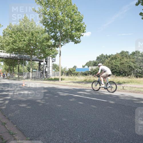 09.08.2026 - GEWOBA Citytriathlon Bremen Michael Burmester http://msf.ph/oto/9953729 09.08.2026 10:50:04 Radfahren 129, 189, 334, 410, 458, 489 meine-sportfotos.de
