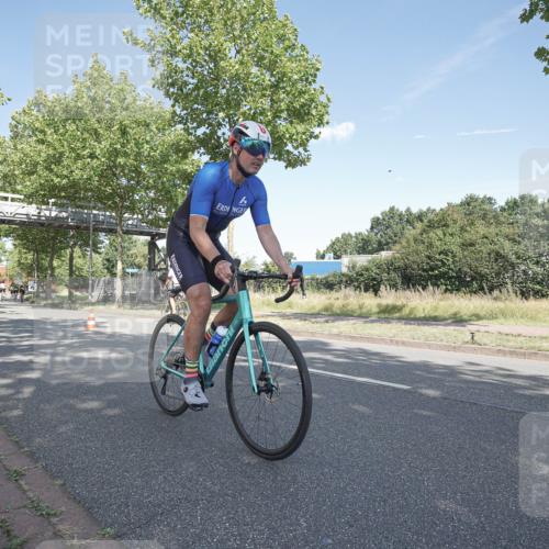 09.08.2026 - GEWOBA Citytriathlon Bremen Michael Burmester http://msf.ph/oto/9953753 09.08.2026 10:50:18 Radfahren 27, 39, 63, 129, 189, 215, 288, 385, 419, 457 meine-sportfotos.de