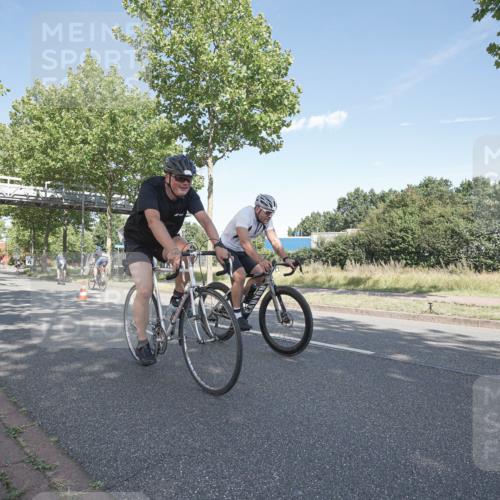09.08.2026 - GEWOBA Citytriathlon Bremen Michael Burmester http://msf.ph/oto/9953843 09.08.2026 10:51:27 Radfahren 57, 99, 324, 397, 456 meine-sportfotos.de