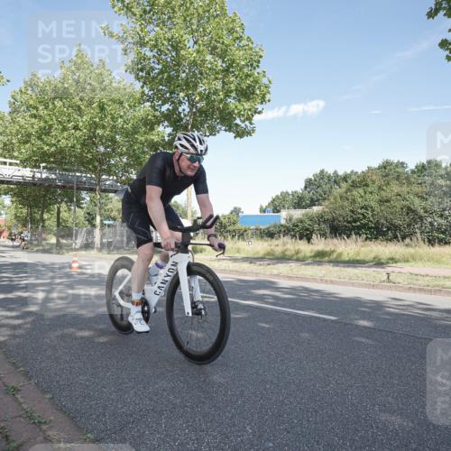 09.08.2026 - GEWOBA Citytriathlon Bremen Michael Burmester http://msf.ph/oto/9953869 09.08.2026 10:52:03 Radfahren 15, 141, 448, 455, 483, 484, 515 meine-sportfotos.de