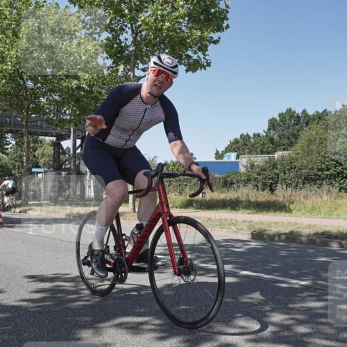 09.08.2026 - GEWOBA Citytriathlon Bremen Michael Burmester http://msf.ph/oto/9954040 09.08.2026 14:25:53 Radfahren 78, 140, 184, 185, 189, 387, 445, 464, 474 meine-sportfotos.de