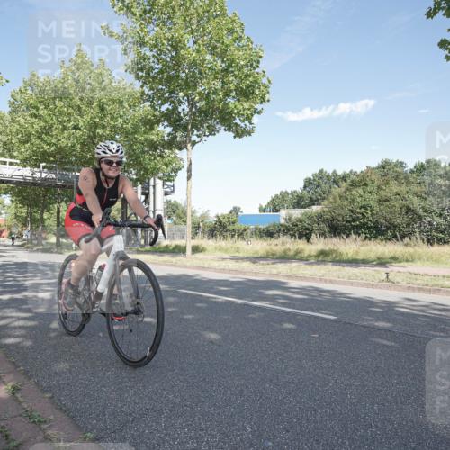 09.08.2026 - GEWOBA Citytriathlon Bremen Michael Burmester http://msf.ph/oto/9954055 09.08.2026 10:54:43 Radfahren 17, 87, 143, 185, 195, 467, 490, 514, 531 meine-sportfotos.de