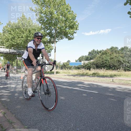 09.08.2026 - GEWOBA Citytriathlon Bremen Michael Burmester http://msf.ph/oto/9954078 09.08.2026 10:55:03 Radfahren 37, 135, 201, 207, 303, 390, 444, 471, 476, 513, 530 meine-sportfotos.de