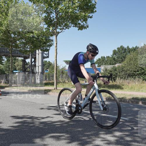 09.08.2026 - GEWOBA Citytriathlon Bremen Michael Burmester http://msf.ph/oto/9954105 09.08.2026 14:27:09 Radfahren 1, 59, 156, 427, 447, 461 meine-sportfotos.de