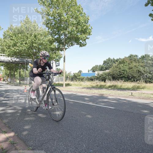 09.08.2026 - GEWOBA Citytriathlon Bremen Michael Burmester http://msf.ph/oto/9954365 09.08.2026 11:02:20 Radfahren 71, 431, 512 meine-sportfotos.de