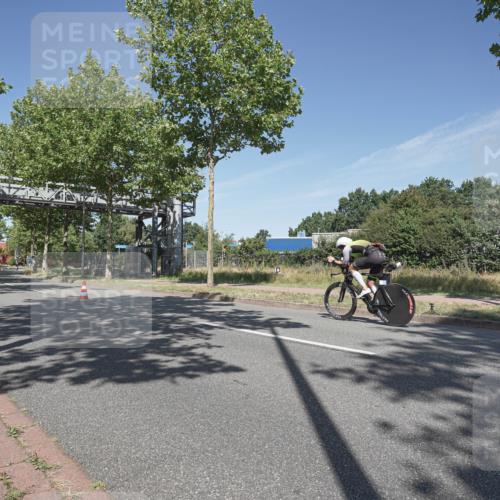 09.08.2026 - GEWOBA Citytriathlon Bremen Michael Burmester http://msf.ph/oto/9954485 09.08.2026 12:04:10 Radfahren 595, 678 meine-sportfotos.de