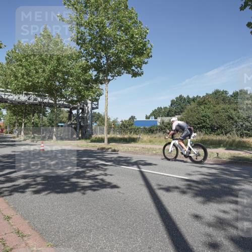09.08.2026 - GEWOBA Citytriathlon Bremen Michael Burmester http://msf.ph/oto/9954493 09.08.2026 12:04:41 Radfahren 667, 682 meine-sportfotos.de