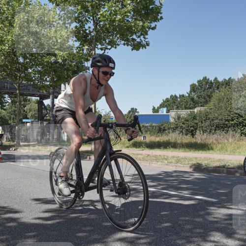 09.08.2026 - GEWOBA Citytriathlon Bremen Michael Burmester http://msf.ph/oto/9954862 09.08.2026 14:37:22 Radfahren 10, 58, 87, 172, 300, 316, 369, 385, 448 meine-sportfotos.de