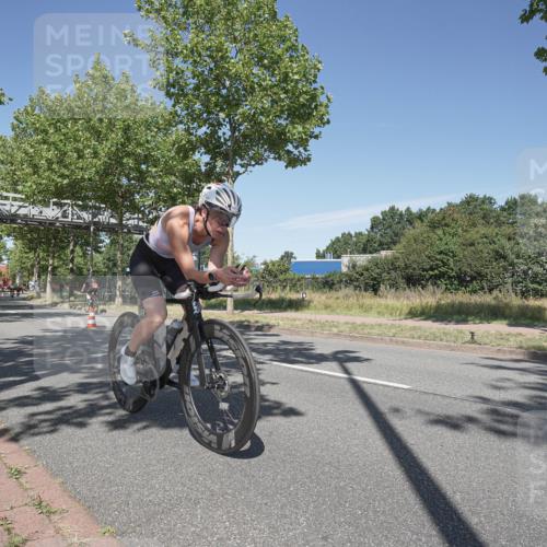 09.08.2026 - GEWOBA Citytriathlon Bremen Michael Burmester http://msf.ph/oto/9955170 09.08.2026 12:15:59 Radfahren 611, 730, 874, 875, 879, 880, 883, 983, 1133 meine-sportfotos.de