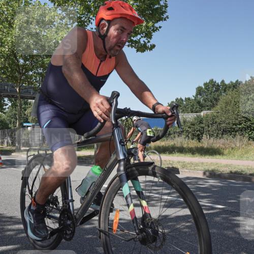 09.08.2026 - GEWOBA Citytriathlon Bremen Michael Burmester http://msf.ph/oto/9955346 09.08.2026 14:43:34 Radfahren 194, 198, 275, 361, 432, 436, 452, 463, 489, 494 meine-sportfotos.de