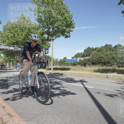 09.08.2026 - GEWOBA Citytriathlon Bremen Michael Burmester http://msf.ph/oto/9955552 09.08.2026 12:21:03 Radfahren 560, 562, 628, 637, 639, 644, 668, 678, 889, 911, 912, 968, 979, 1110 meine-sportfotos.de