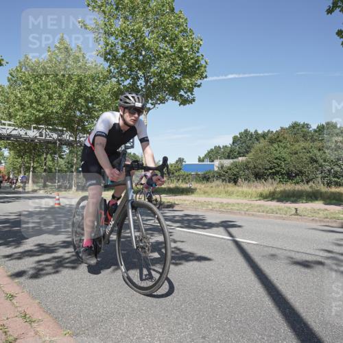 09.08.2026 - GEWOBA Citytriathlon Bremen Michael Burmester http://msf.ph/oto/9955556 09.08.2026 12:21:04 Radfahren 560, 562, 628, 637, 639, 644, 668, 678, 889, 911, 912, 968, 979, 1110 meine-sportfotos.de