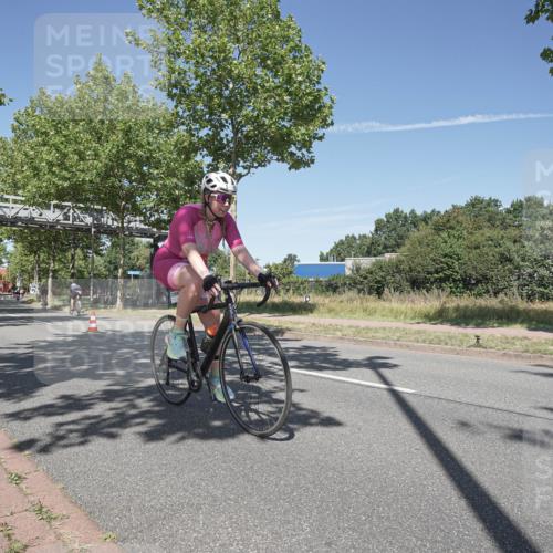 09.08.2026 - GEWOBA Citytriathlon Bremen Michael Burmester http://msf.ph/oto/9955695 09.08.2026 12:24:04 Radfahren 570, 585, 761, 887, 891, 1105, 1124, 1159 meine-sportfotos.de