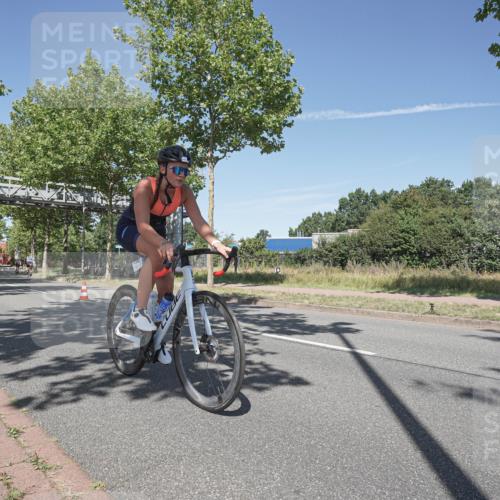 09.08.2026 - GEWOBA Citytriathlon Bremen Michael Burmester http://msf.ph/oto/9955696 09.08.2026 12:24:06 Radfahren 570, 585, 761, 887, 891, 1105, 1124, 1159 meine-sportfotos.de