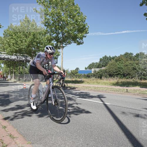 09.08.2026 - GEWOBA Citytriathlon Bremen Michael Burmester http://msf.ph/oto/9955698 09.08.2026 12:24:07 Radfahren 570, 585, 761, 887, 891, 1105, 1124, 1159 meine-sportfotos.de