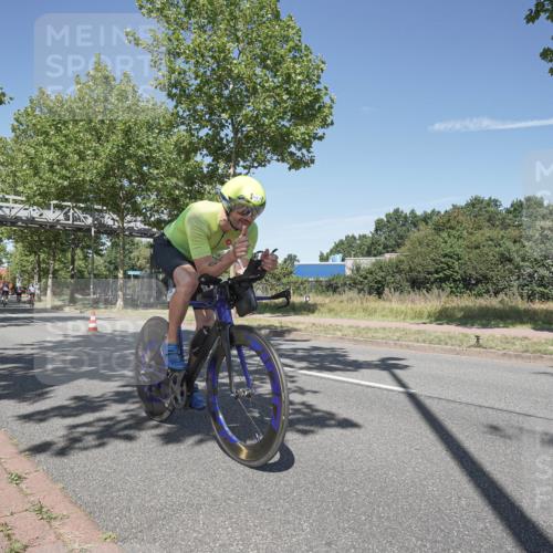 09.08.2026 - GEWOBA Citytriathlon Bremen Michael Burmester http://msf.ph/oto/9955843 09.08.2026 12:27:41 Radfahren 587, 669, 684, 714, 729, 801, 828, 831, 854, 881, 904, 1157 meine-sportfotos.de