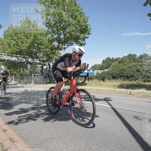09.08.2026 - GEWOBA Citytriathlon Bremen Michael Burmester http://msf.ph/oto/9955863 09.08.2026 12:28:10 Radfahren 554, 660, 661, 666, 690, 917, 951, 1002, 1148 meine-sportfotos.de