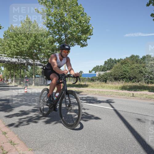 09.08.2026 - GEWOBA Citytriathlon Bremen Michael Burmester http://msf.ph/oto/9955868 09.08.2026 12:28:14 Radfahren 631, 660, 661, 666, 690, 862, 951, 1002, 1148 meine-sportfotos.de