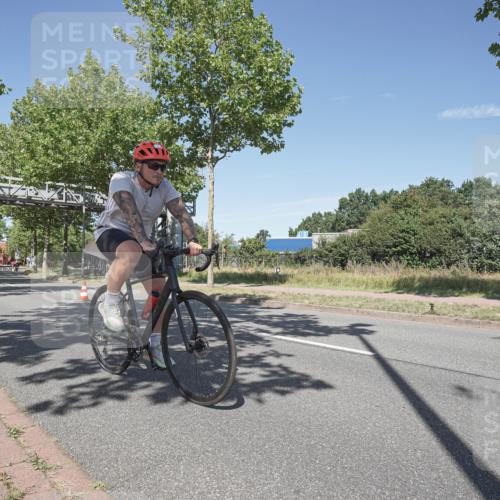 09.08.2026 - GEWOBA Citytriathlon Bremen Michael Burmester http://msf.ph/oto/9955918 09.08.2026 12:29:31 Radfahren 575, 642, 697, 724, 811, 825, 905, 999 meine-sportfotos.de