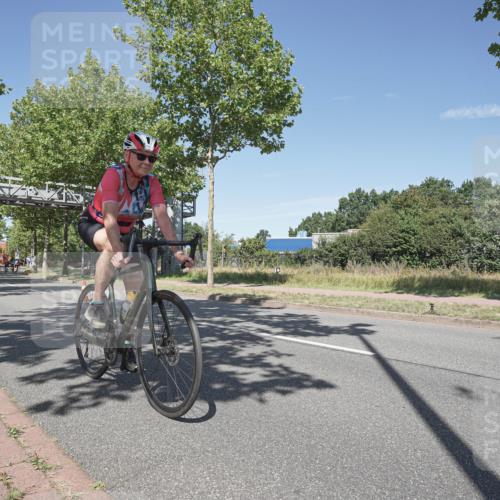 09.08.2026 - GEWOBA Citytriathlon Bremen Michael Burmester http://msf.ph/oto/9955924 09.08.2026 12:29:37 Radfahren 575, 642, 697, 724, 811, 825, 905, 999, 1011 meine-sportfotos.de