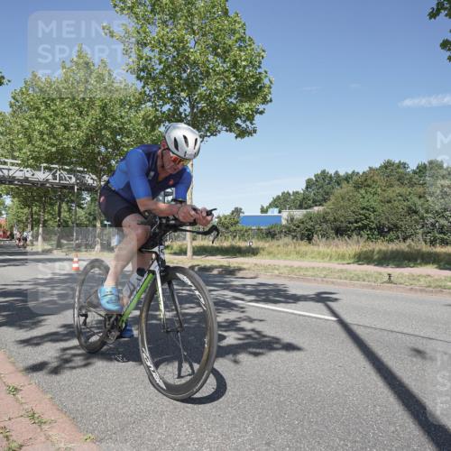 09.08.2026 - GEWOBA Citytriathlon Bremen Michael Burmester http://msf.ph/oto/9955928 09.08.2026 12:29:41 Radfahren 575, 618, 641, 642, 697, 825, 905, 999, 1011 meine-sportfotos.de