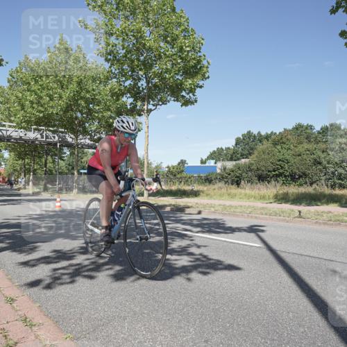 09.08.2026 - GEWOBA Citytriathlon Bremen Michael Burmester http://msf.ph/oto/9956018 09.08.2026 12:32:12 Radfahren 579, 650, 867, 884, 920, 924, 955, 990 meine-sportfotos.de