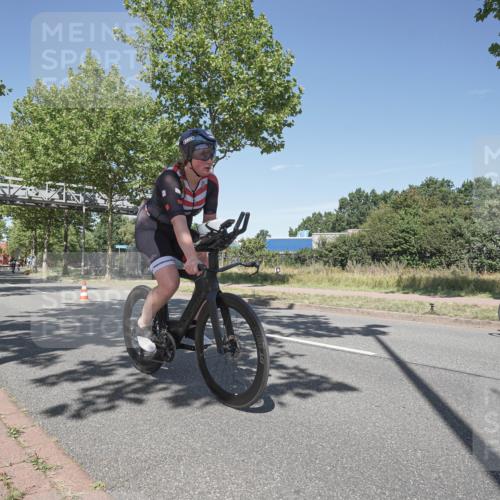 09.08.2026 - GEWOBA Citytriathlon Bremen Michael Burmester http://msf.ph/oto/9956068 09.08.2026 12:33:57 Radfahren 655, 750, 877, 914, 932, 1158 meine-sportfotos.de
