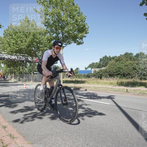 09.08.2026 - GEWOBA Citytriathlon Bremen Michael Burmester http://msf.ph/oto/9956107 09.08.2026 12:34:56 Radfahren 557, 638, 756, 757, 855, 939, 1145 meine-sportfotos.de