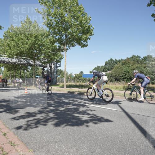 09.08.2026 - GEWOBA Citytriathlon Bremen Michael Burmester http://msf.ph/oto/9956121 09.08.2026 12:35:15 Radfahren 555, 574, 598, 600, 609, 624, 739, 778, 804, 807, 826, 846, 1138 meine-sportfotos.de