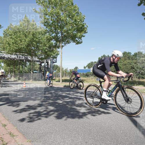 09.08.2026 - GEWOBA Citytriathlon Bremen Michael Burmester http://msf.ph/oto/9956165 09.08.2026 12:36:15 Radfahren 560, 562, 564, 565, 682, 737, 748, 781, 948, 981, 1110, 1119, 1139 meine-sportfotos.de