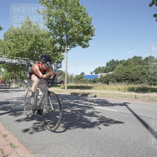 09.08.2026 - GEWOBA Citytriathlon Bremen Michael Burmester http://msf.ph/oto/9956367 09.08.2026 12:41:06 Radfahren 586, 800, 848, 889, 956, 1131 meine-sportfotos.de
