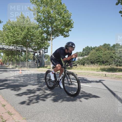 09.08.2026 - GEWOBA Citytriathlon Bremen Michael Burmester http://msf.ph/oto/9956513 09.08.2026 12:44:51 Radfahren 666, 729, 813, 831, 842, 936, 941, 985, 1117 meine-sportfotos.de
