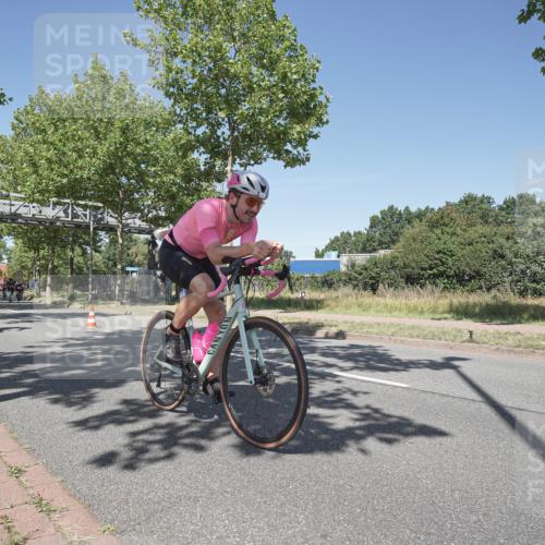 09.08.2026 - GEWOBA Citytriathlon Bremen Michael Burmester http://msf.ph/oto/9956534 09.08.2026 12:45:10 Radfahren 549, 556, 597, 607, 610, 631, 676, 690, 843, 853, 862, 878, 985, 997, 1128, 1157 meine-sportfotos.de