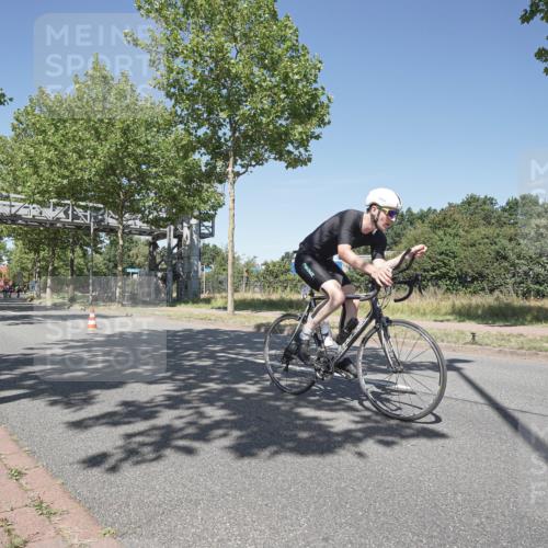 09.08.2026 - GEWOBA Citytriathlon Bremen Michael Burmester http://msf.ph/oto/9956537 09.08.2026 12:45:13 Radfahren 549, 556, 597, 607, 610, 631, 676, 690, 738, 843, 853, 862, 878, 997, 1128, 1157 meine-sportfotos.de